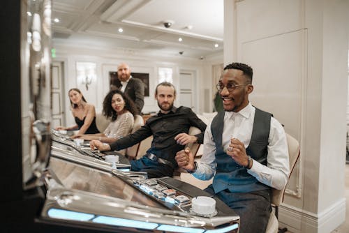 Ruletti Huijaus: Miten Tunnistaa Ja Välttää Kasinohuijauksia